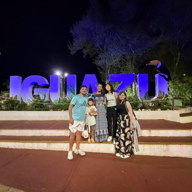 Carmen mit Cristian und seiner Familie